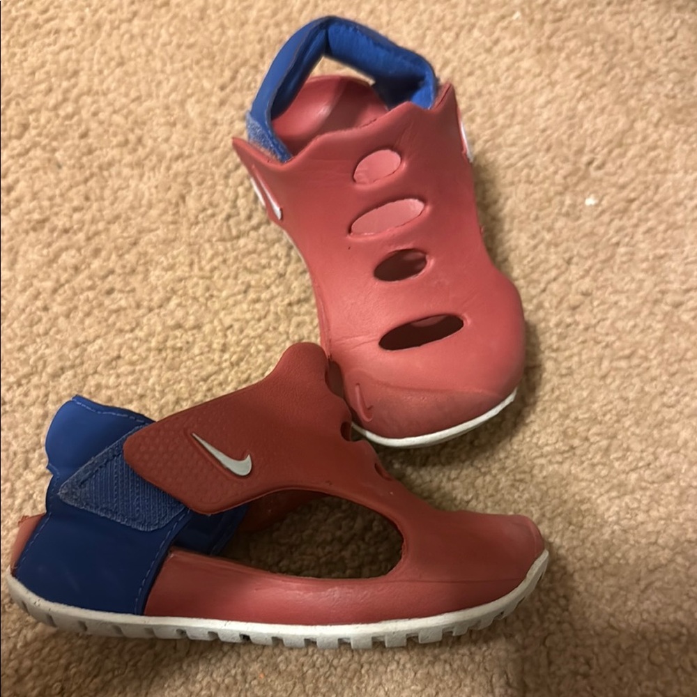 Nike toddler Sandals in mauve and Blue